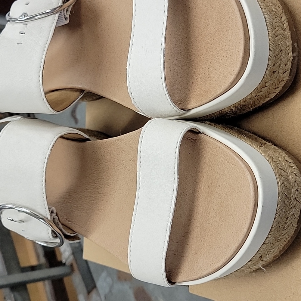 Ugg SANDALS - Picture 4 of 8